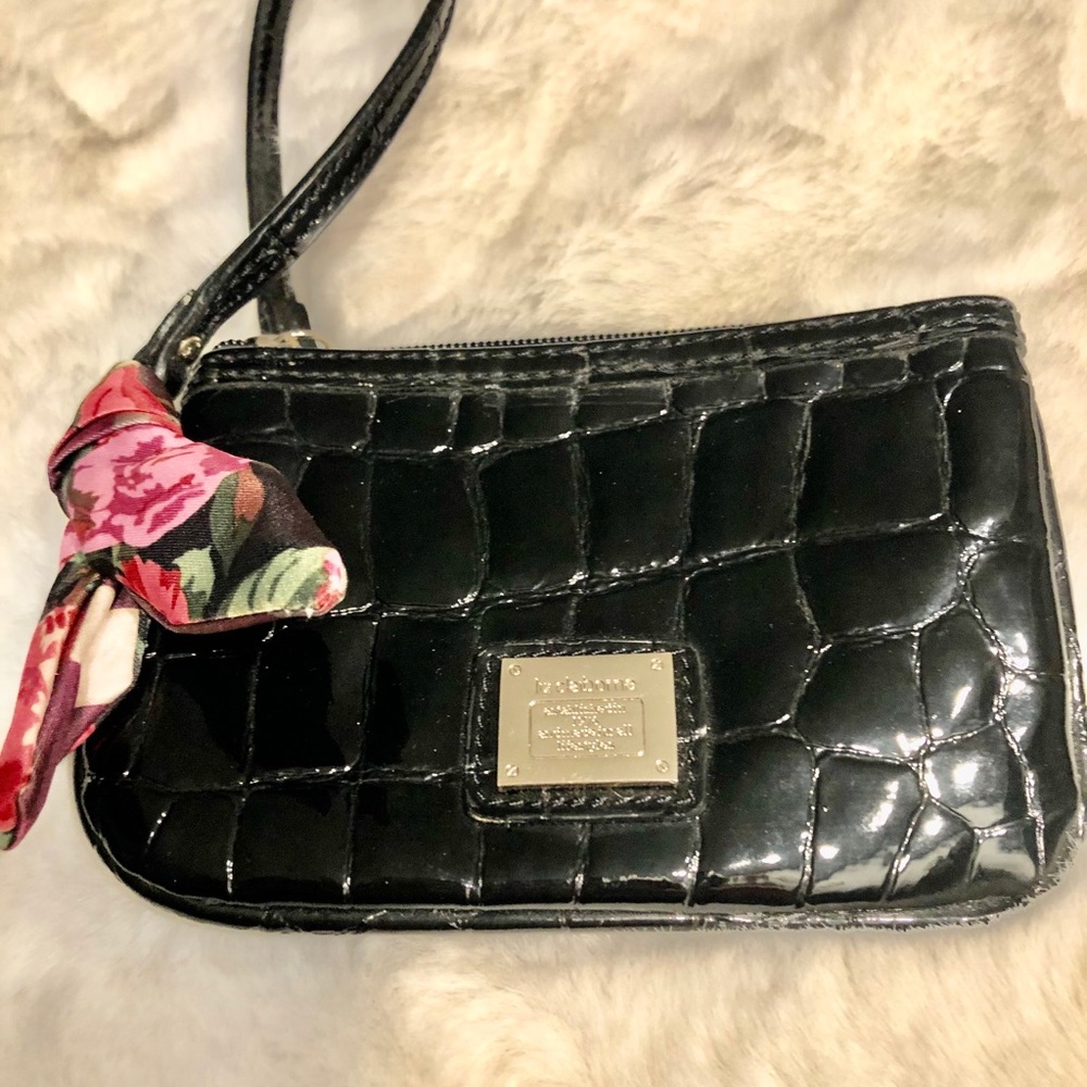 Liz Claiborne patent leather wristlet
